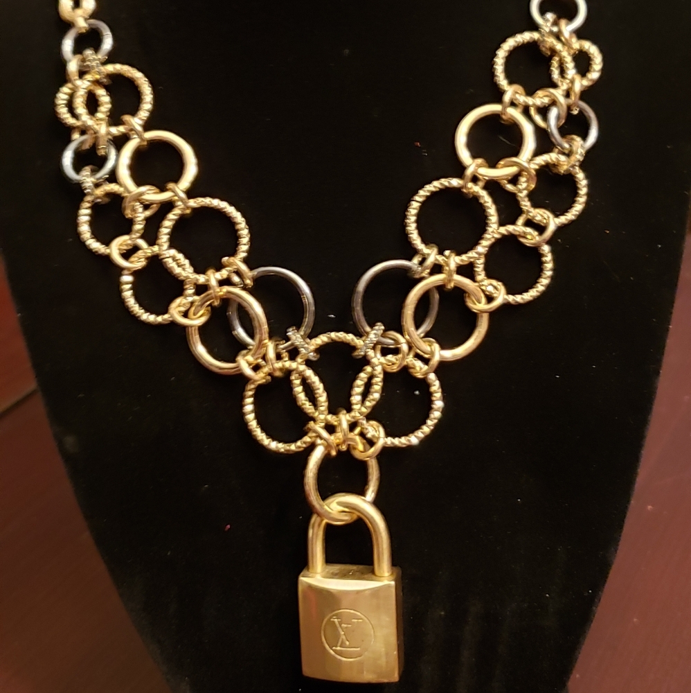 Louis Vuitton Auth Lock 202 on Gold Necklace